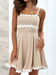 Contrast Wavy Line Print Mini Dress