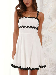 Contrast Wavy Line Print Mini Dress