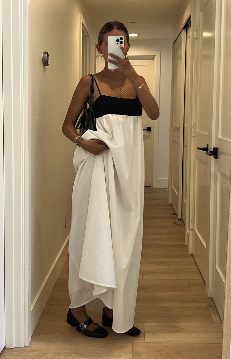 Chic White Contrast Maxi Dress