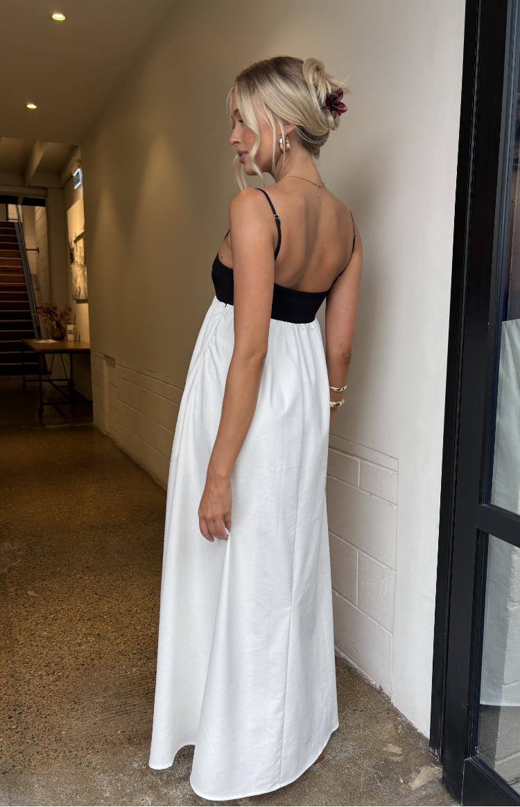 Chic White Contrast Maxi Dress