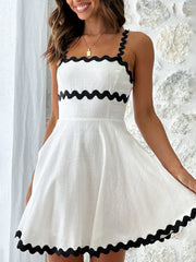 Contrast Wavy Line Print Mini Dress